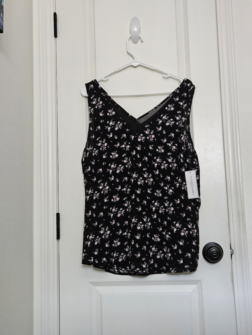 NWT Madison Grey Skeeveless Black Floral Sheer V-Neck Inset Top L